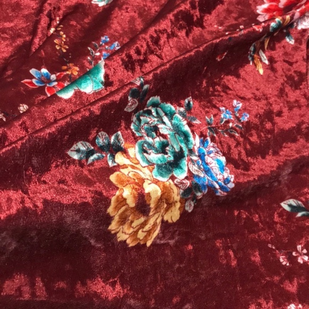 Final price. PROJECT 28 NYC Printed Crushed Velvet Kimono. - Picture 6 of 9